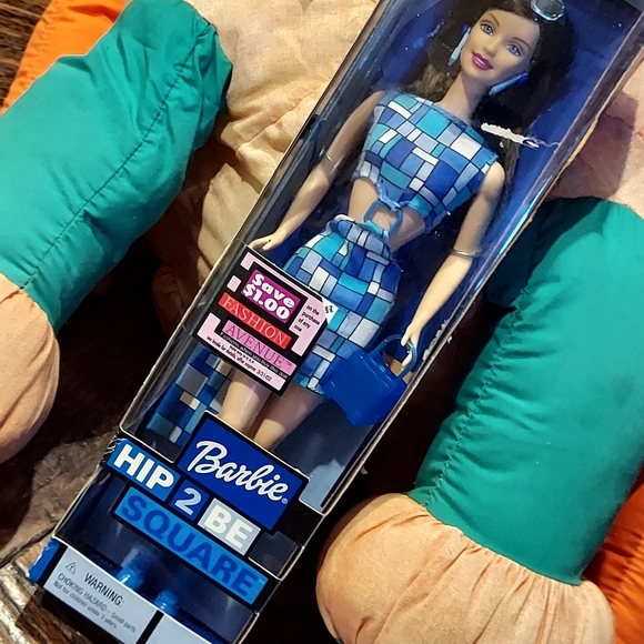 MattelNewBarbie doll Hip 2 Be Square (2000)